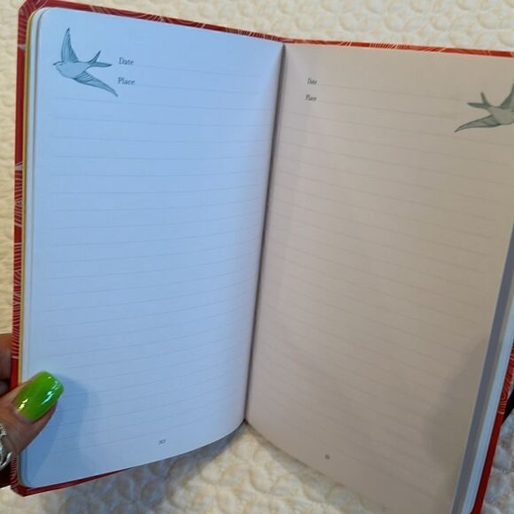 Every Woman’s Travel Guide Journal Planner Notebook - Picture 9 of 14